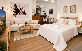 Cloud9 Airport Suites
